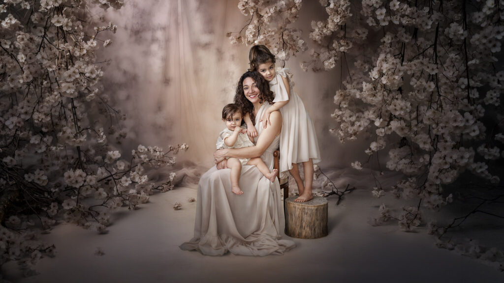 madre con due figli ritratto motherhood fine art Bari